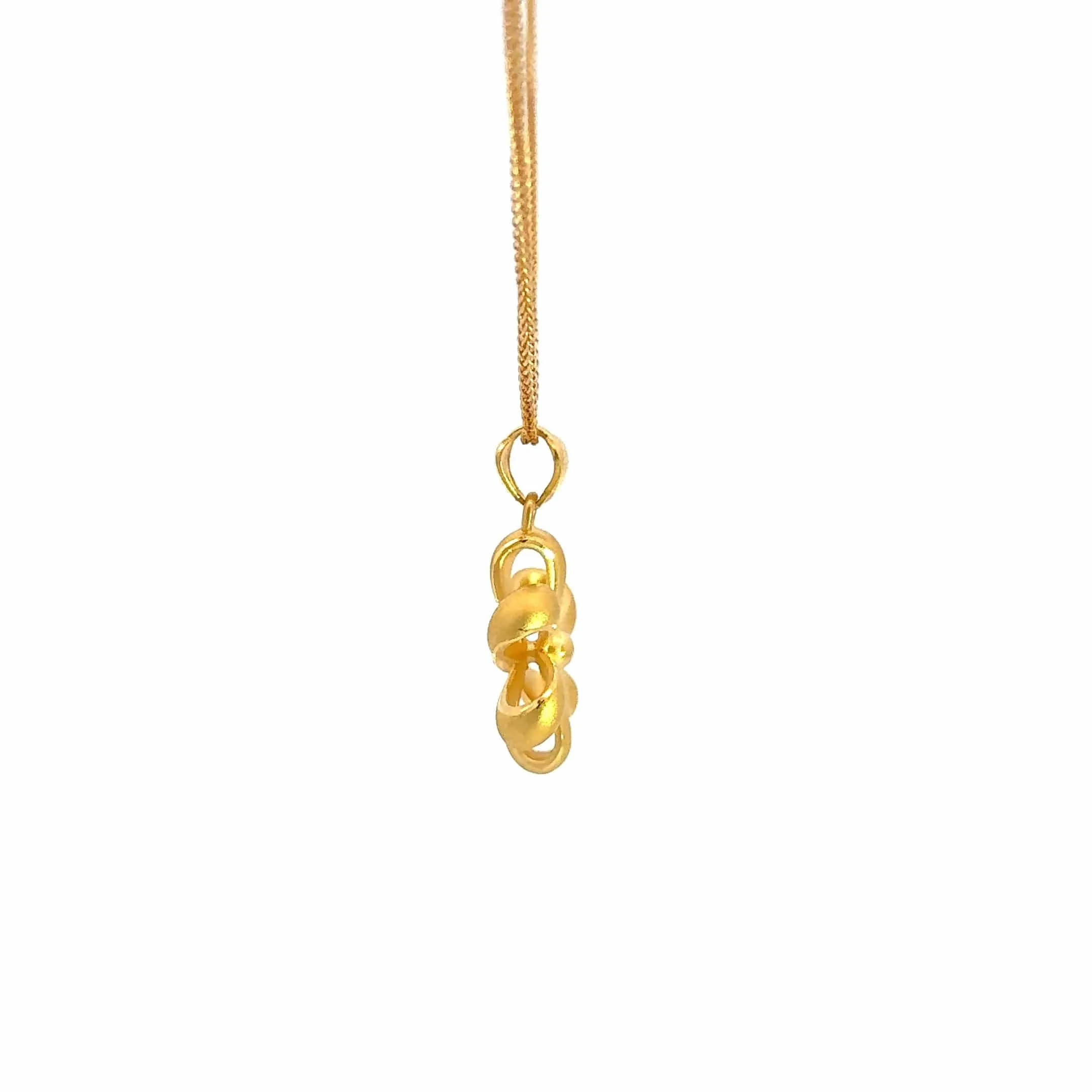 24k Yellow Gold Flower Pendant Necklace