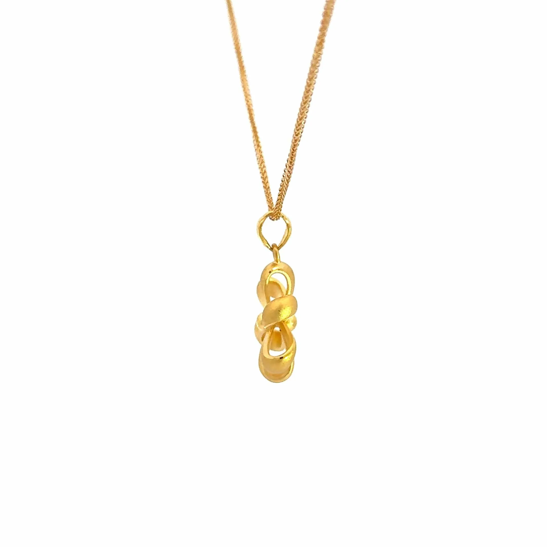 24k Yellow Gold Flower Pendant Necklace