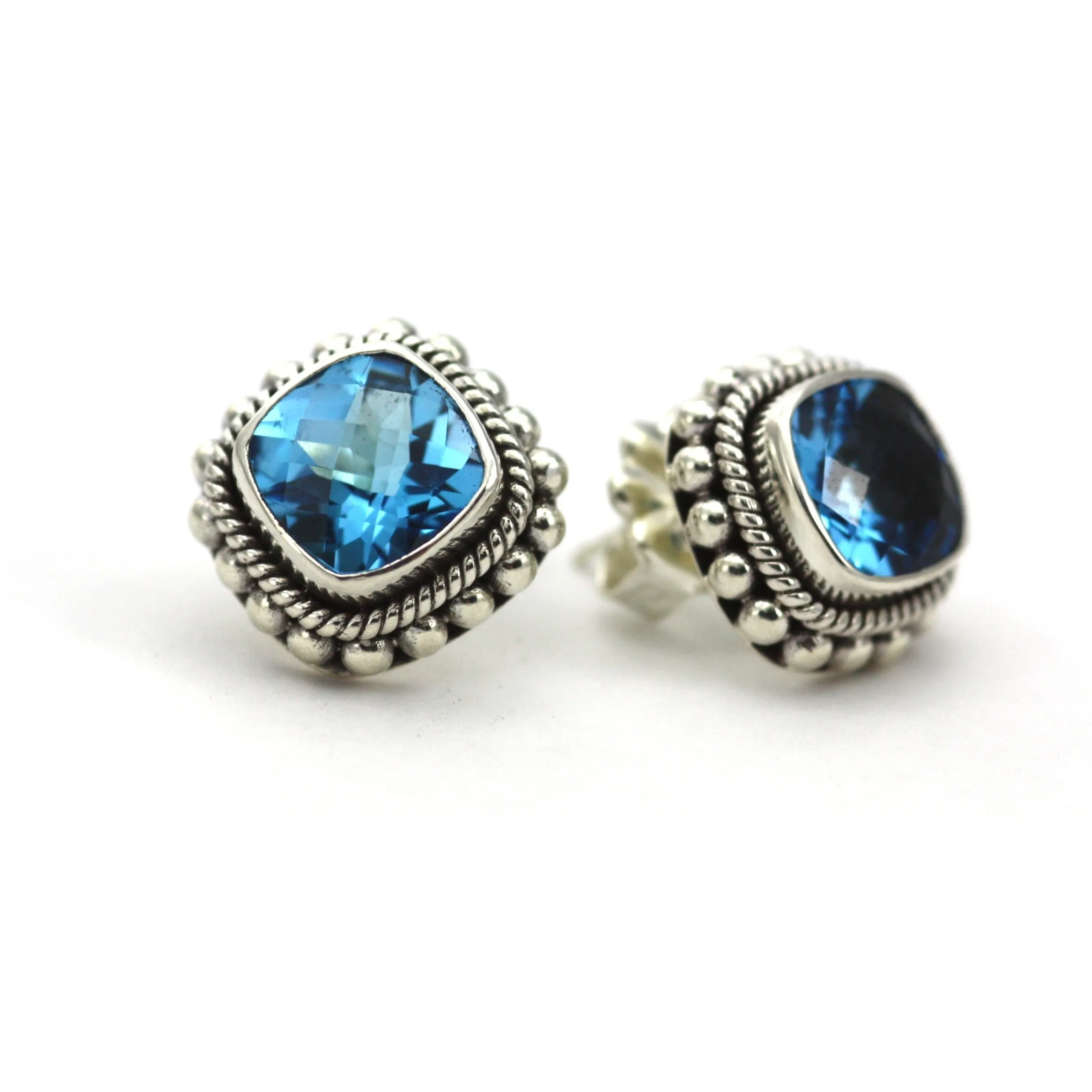 INDIRI DOT DETAIL BLUE TOPAZ POST EARRINGS E200BT