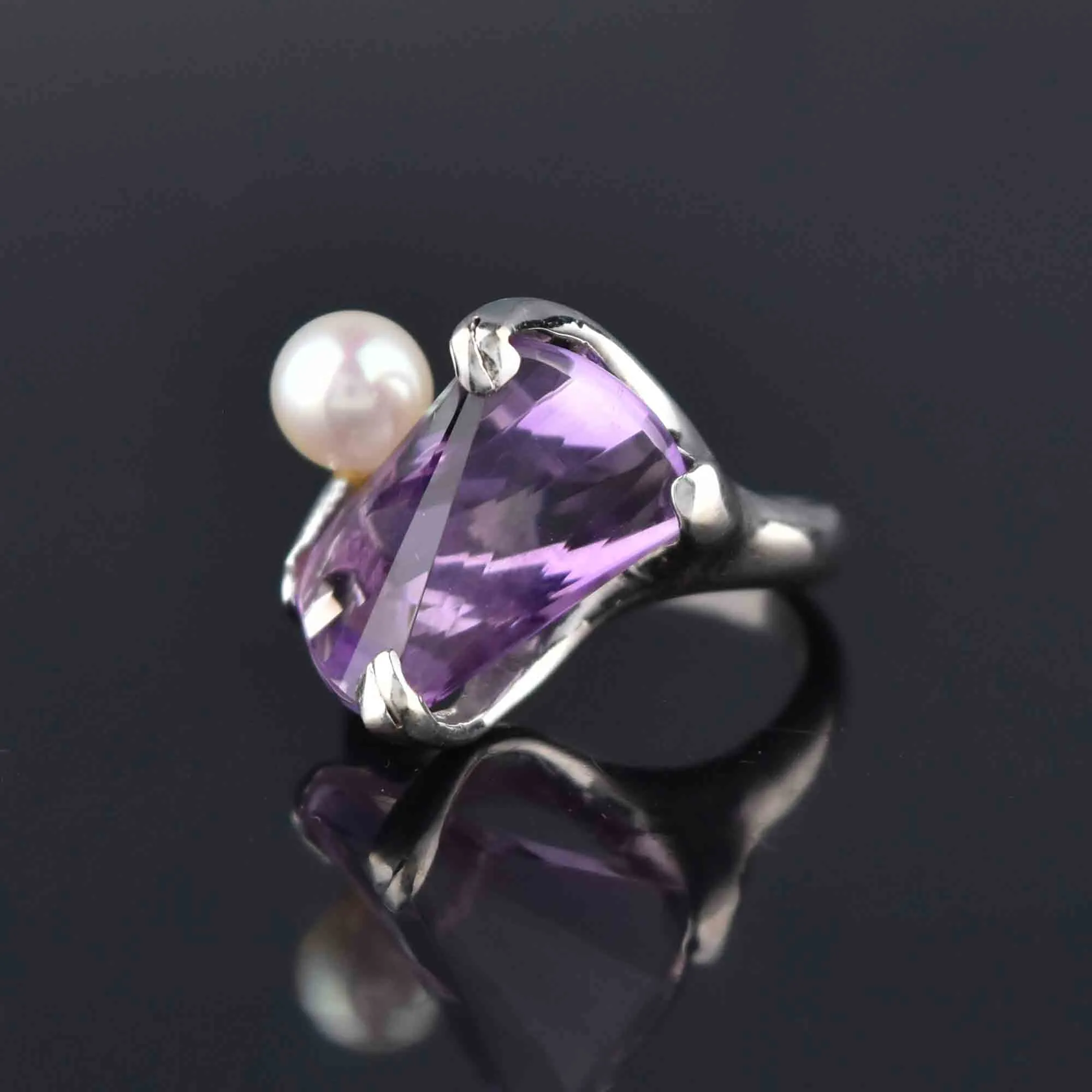 Vintage 14K White Gold Pearl Fantasy Cut Amethyst Ring